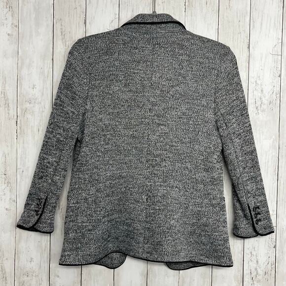 Skies Are Blue Textured Gray Blazer with Floral Interior - Picture 3 of 12